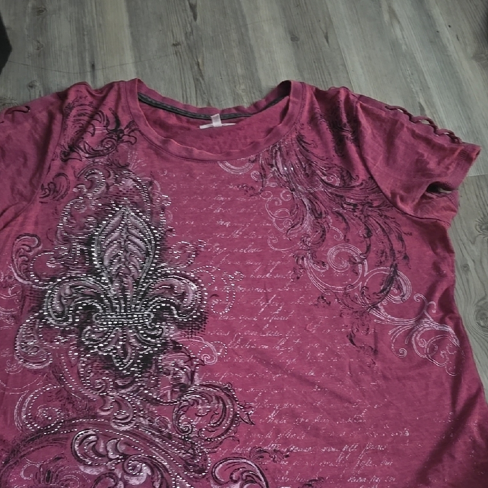 Women's Pink Graphic Top